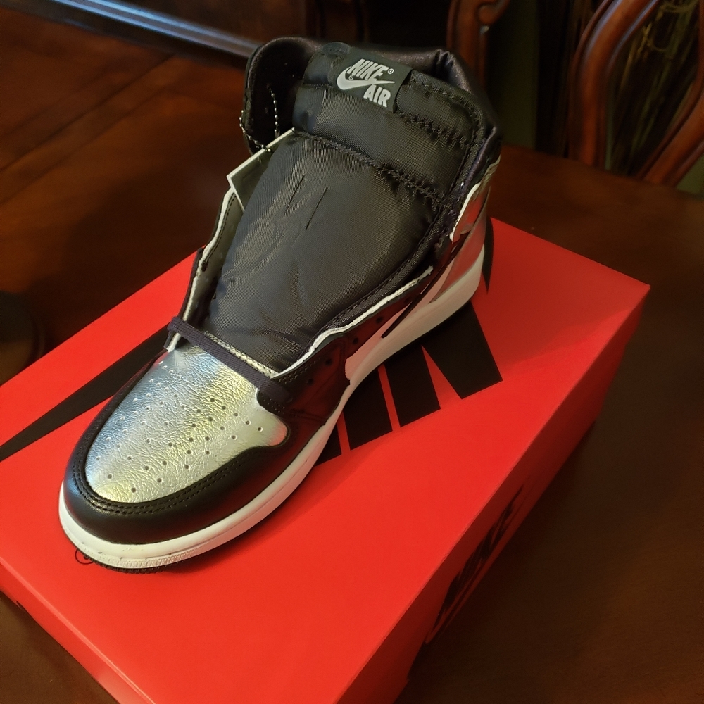 AJ "SILVER TOE" WOMEN JORDAN'S SIZE 10